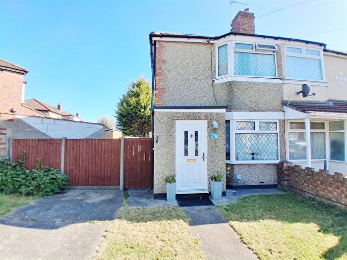 2 Bedroom End Of Terrace House For Sale In Fredora Avenue, Hayes, UB4