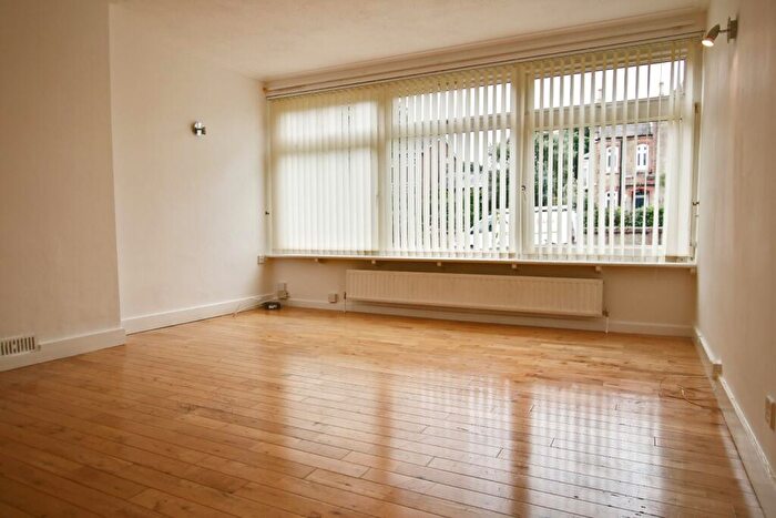 2 Bedroom Apartment To Rent In Mottingham Lane, London, Greater London, SE9