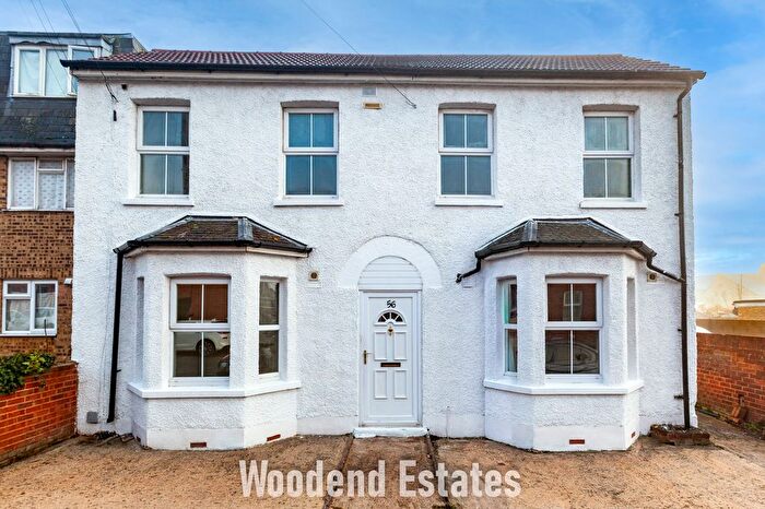 4 Bedroom Detached House For Sale In The Crescent, Slough, SL1