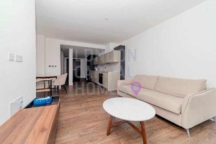 Studio To Rent In Rm/Apartment Catalina House, London, E1