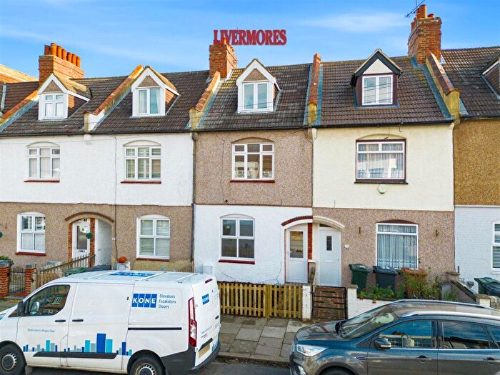 3 Bedroom Terraced House For Sale In Baldwyns Road, Bexley, DA5