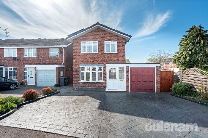 3 Bedroom Detached House For Sale In Flaxley Close, Winyates Green, Redditch, B98