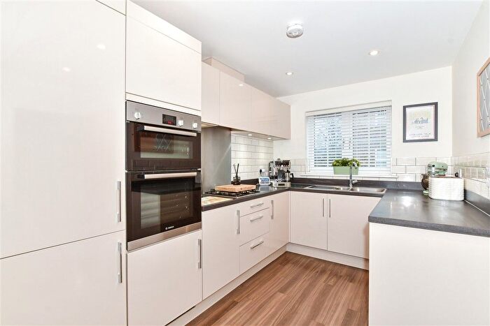 4 Bedroom Detached House For Sale In Butler Close, Harrietsham, Maidstone, Kent, ME17