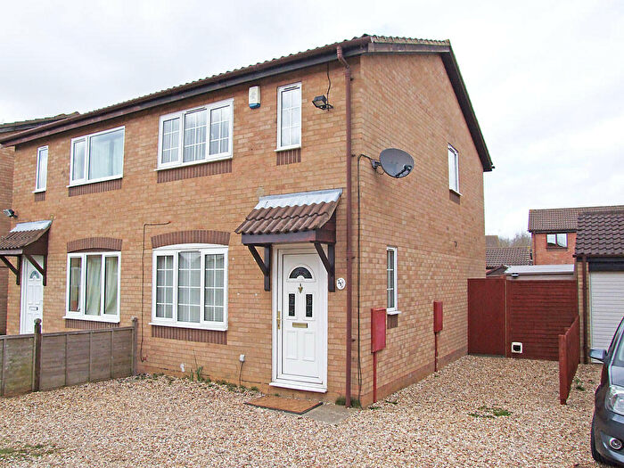 3 Bedroom Semi-Detached House To Rent In Coniston Close, Wellingborough, NN8