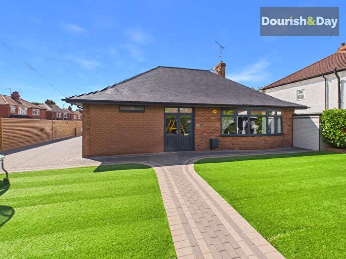 4 Bedroom Detached House For Sale In First Avenue, Stafford, ST16