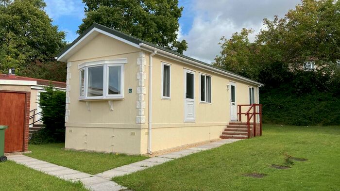 2 Bedroom Park Home To Rent In Sunningdale Mobile Home Park, Colden Common, Winchester, SO21