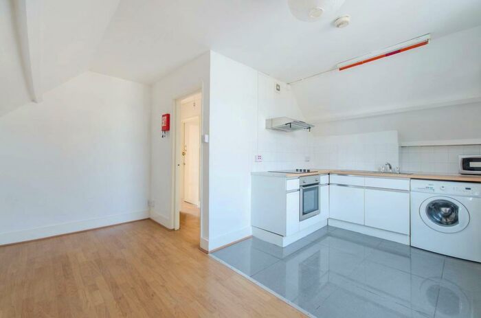 1 Bedroom Flat To Rent In Peckham High Street, Peckham, London, SE15