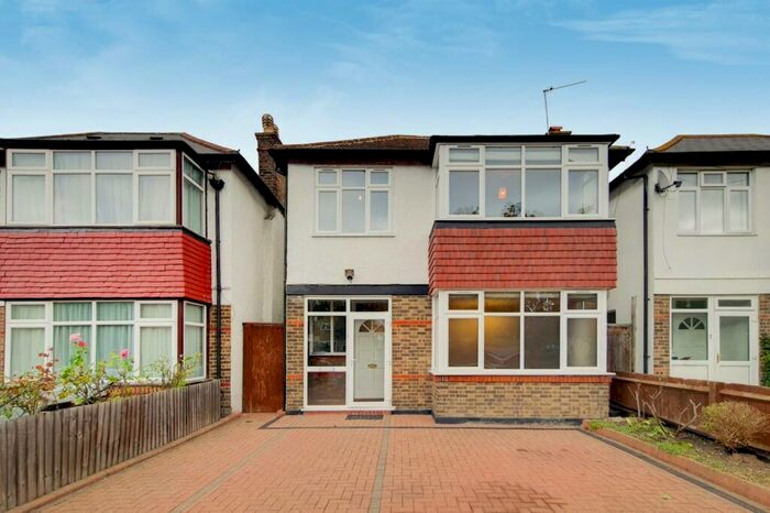 4 Bedroom House To Rent In Atkins Road, Balham, SW12