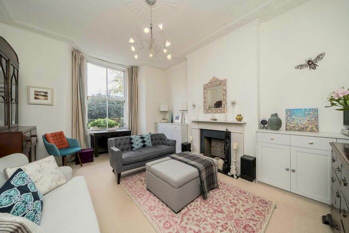 1 Bedroom Flat To Rent In Norland Square, London, W11