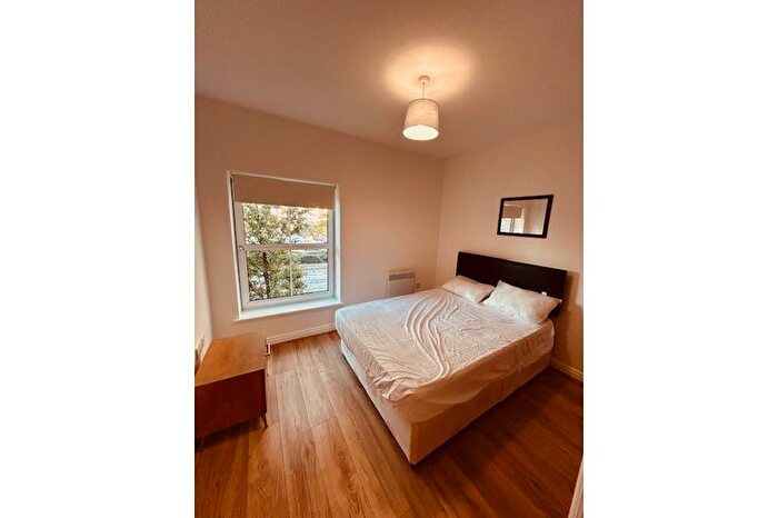 1 Bedroom Flat To Rent In Solomons Court, High Road, Finchley, London, N12