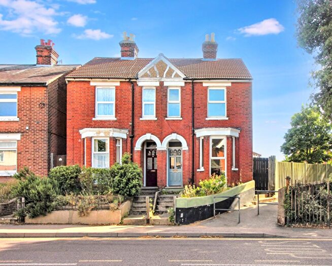 3 Bedroom Semi-Detached House To Rent In Mersea Road, Colchester, CO2