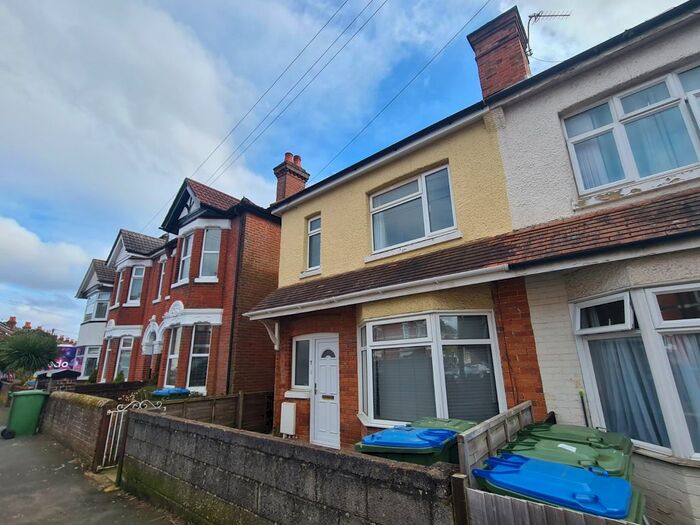 3 Bedroom Semi-Detached House To Rent In Richville Road, Southampton, SO16
