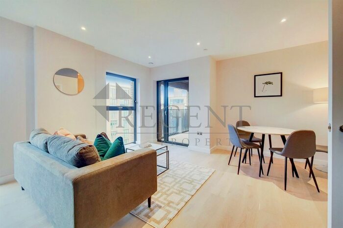 2 Bedroom Flat To Rent In Boulevard Apartments, Ufford Street, SE1