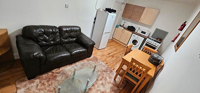 1 Bedroom Flat To Rent In Mauldeth Road, Manchester, M14