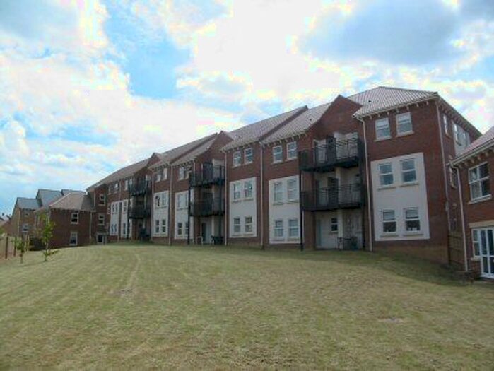 2 Bedroom Flat To Rent In Mary Court, Chatham, Kent, ME4
