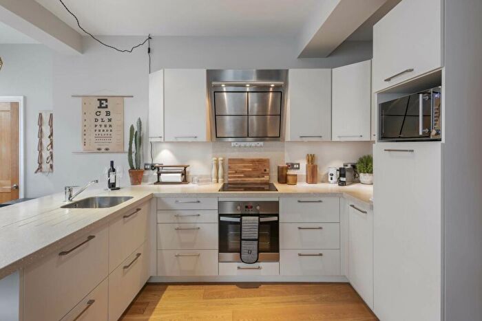 2 Bedroom Apartment To Rent In Flat, Union Passage, Bath, BA1