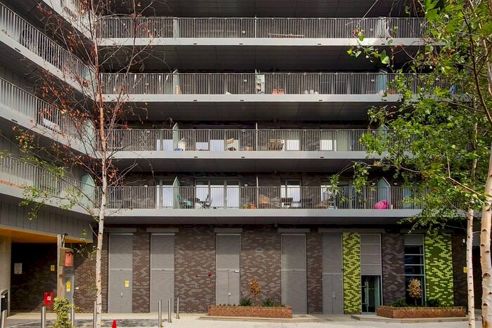3 Bedroom Flat For Sale In Bowhouse Court, Lewisham, London, SE8