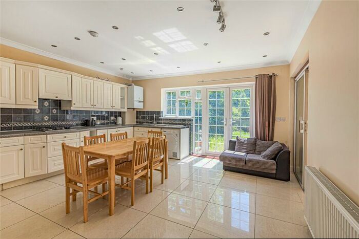 4 Bedroom House To Rent In Atkins Road, London, SW12