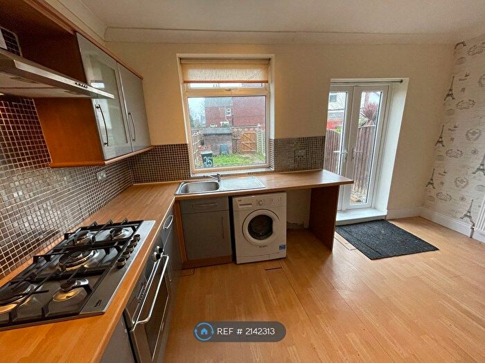 2 Bedroom Terraced House To Rent In Littlemoor Lane, Doncaster, DN4