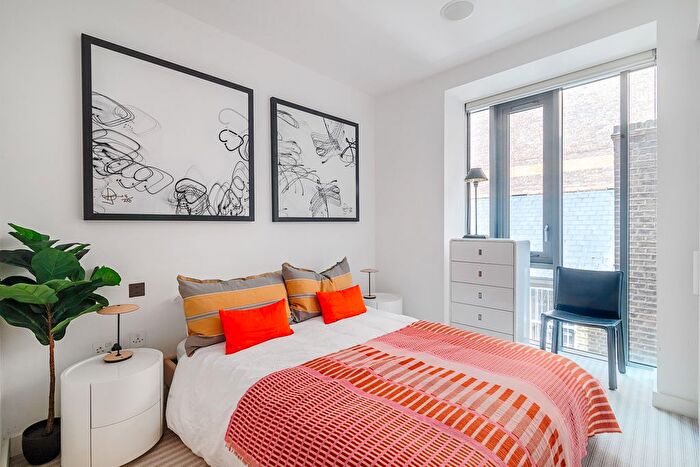 1 Bedroom Flat For Sale In Bedford Street, Covent Garden, WC2E