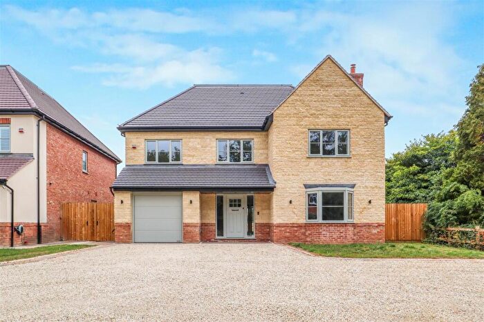 5 Bedroom Detached House For Sale In Banbury Road, Gaydon, CV35