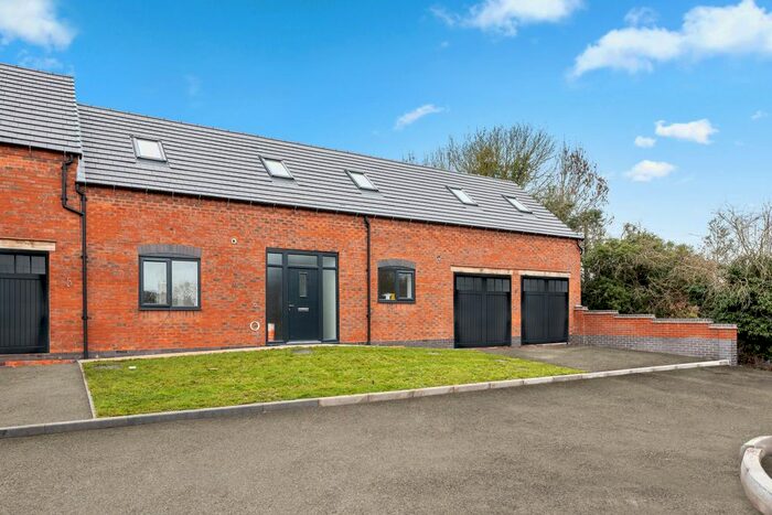 3 Bedroom Barn Conversion For Sale In Mallard Close, Egginton, DE65