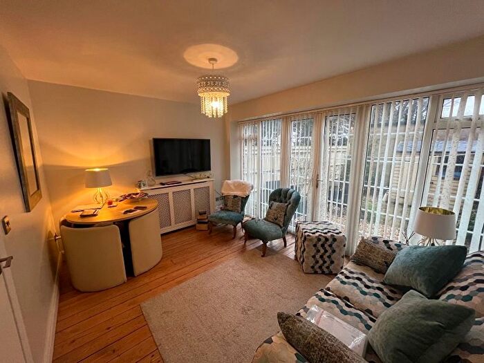 1 Bedroom Flat To Rent In Welbeck Mansions, Welbeck Avenue, Hove, Ju., BN3