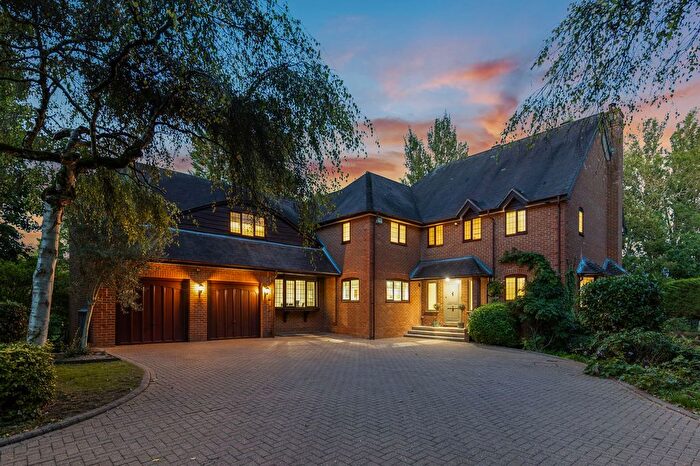 6 Bedroom Detached House For Sale In Riversdale, Bourne End, SL8