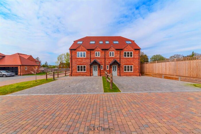 4 Bedroom Semi-Detached House For Sale In Sychem Place, Five Oak Green, Tonbridge, TN12