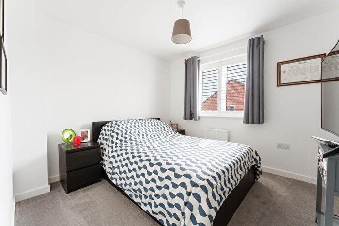4 Bedroom Detached House For Sale In Brodie Rise, Salisbury, SP2