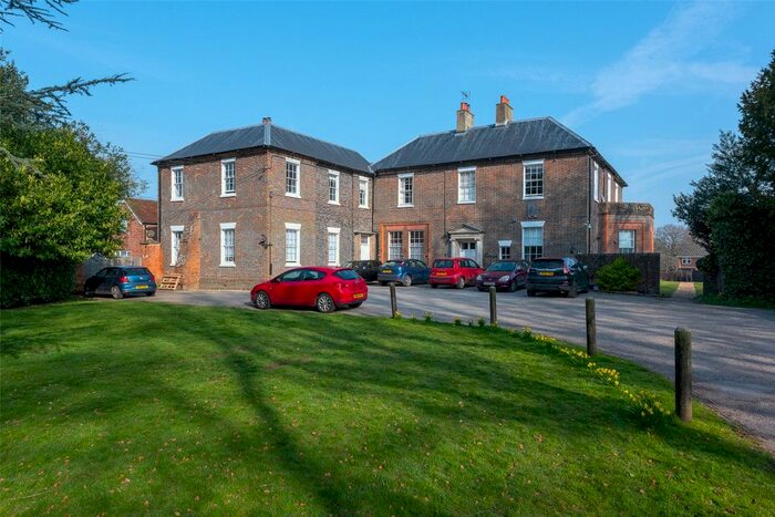 2 Bedroom Flat To Rent In Elm Grove, Kingsclere, Newbury, RG20