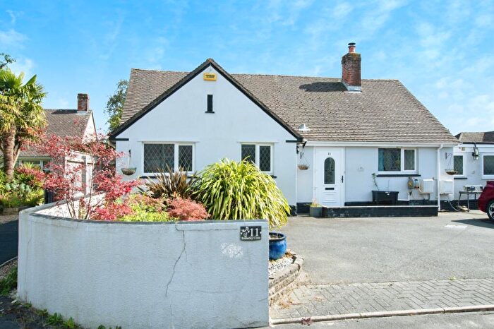 4 Bedroom Detached Bungalow For Sale In Emberley Close, Ferndown, BH22