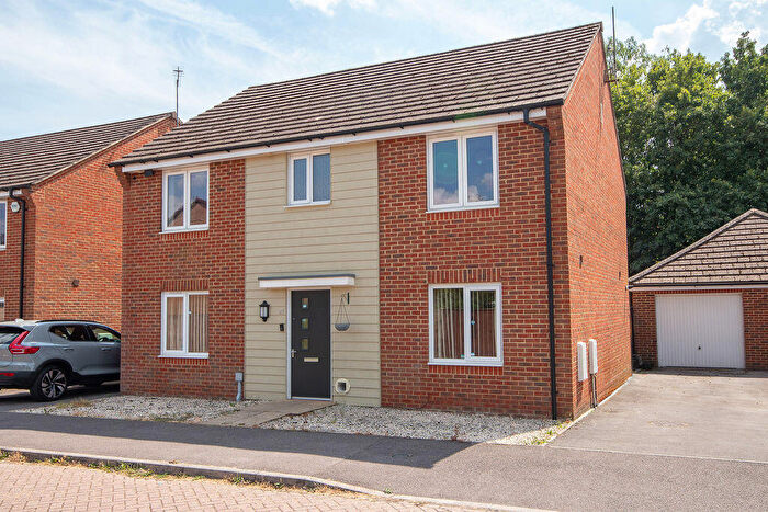 4 Bedroom Detached House For Sale In Pickwick Close, West Totton, SO40