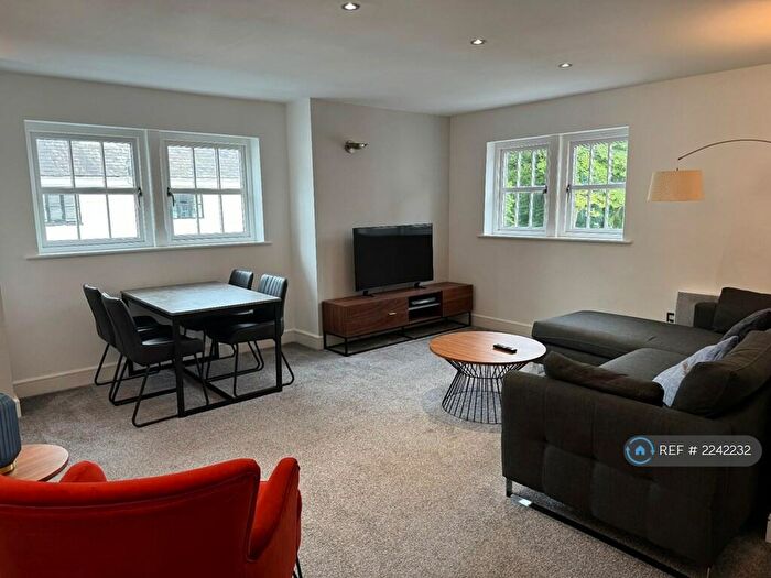 2 Bedroom Flat To Rent In Barton Road, Manchester, M28