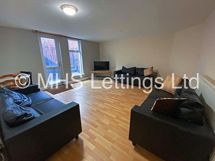 8 Bedroom Terraced House To Rent In Manor Terrace, Leeds, LS6