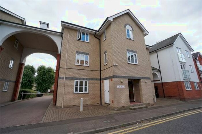 2 Bedroom Flat To Rent In Victoria Chase, Colchester, Essex., CO1