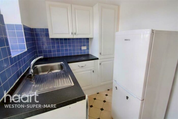 2 Bedroom Flat To Rent In Bristol Road Lower, BS23