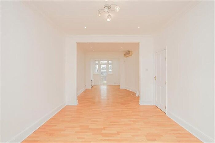 3 Bedroom House To Rent In Hamilton Road, Golders Green, NW11