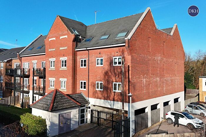 2 Bedroom Flat For Sale In Wharf Lane, Rickmansworth, Hertfordshire, WD3