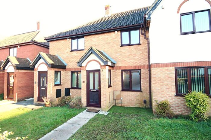 2 Bedroom Terraced House To Rent In Tabbs Close, Letchworth Garden City, SG6