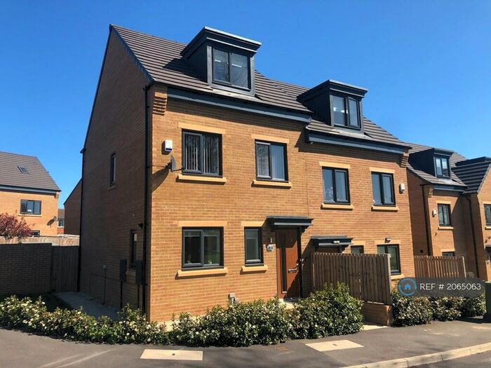 3 Bedroom Semi-Detached House To Rent In Laburnum Gardens, Leeds, LS14