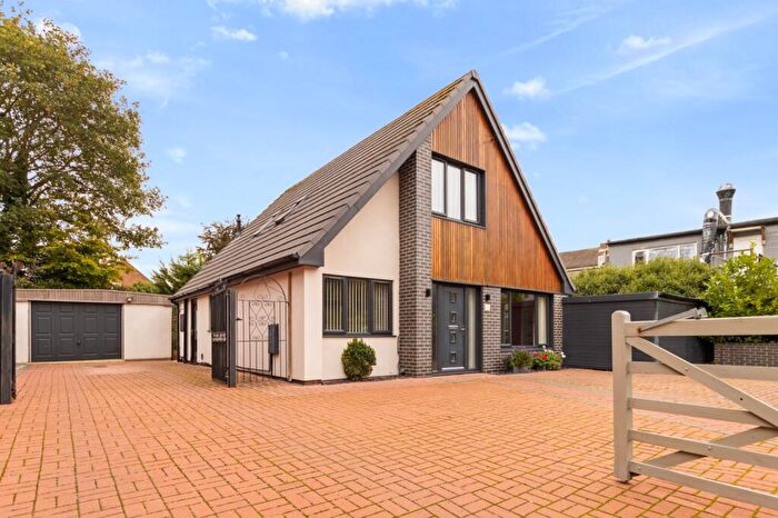 4 Bedroom Detached House For Sale In Abbey Road, Ulceby, North Lincolnshire, DN39