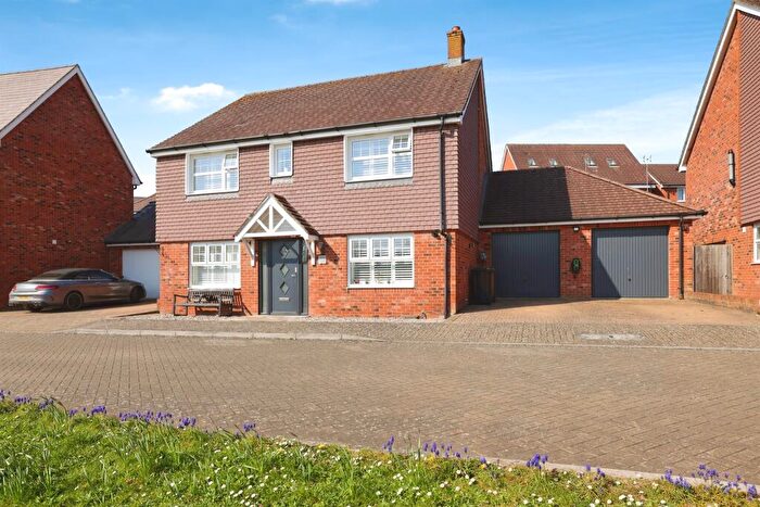 4 Bedroom Detached House For Sale In Cowslip Way, Andover, SP11