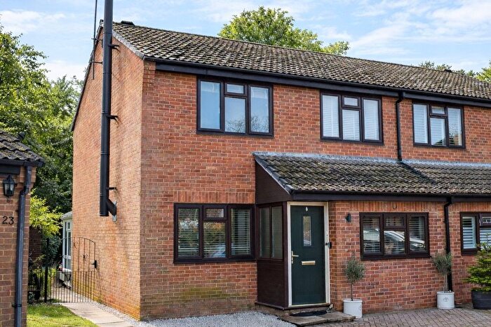 3 Bedroom Semi Detached House For Sale In Sycamore Road, Hordle, Lymington, SO41