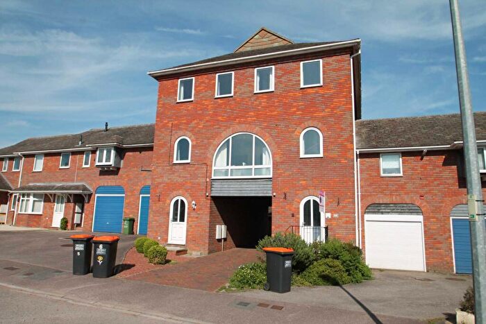2 Bedroom Maisonette To Rent In Northcliffe, Eaton Bray, Dunstable, Bedfordshire, LU6