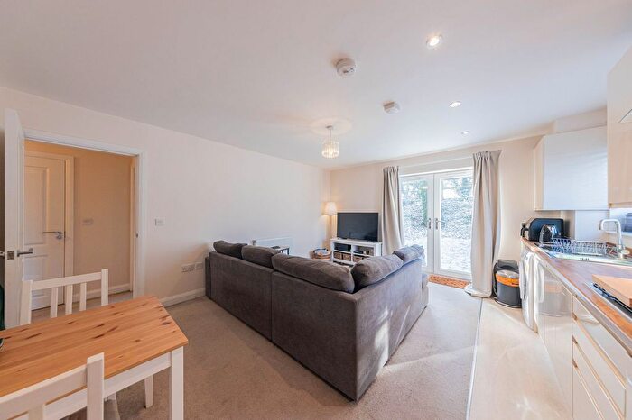 2 Bedroom Flat For Sale In Glazebrook Meadows, Glazebrook, WA3