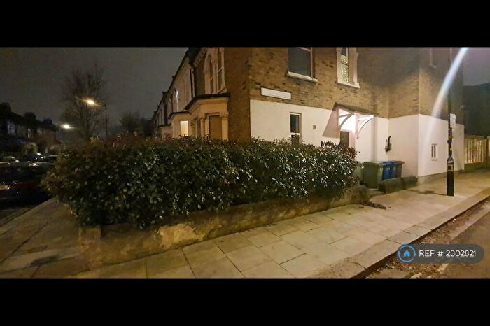 2 Bedroom Flat To Rent In Crofton Road, London, SE5