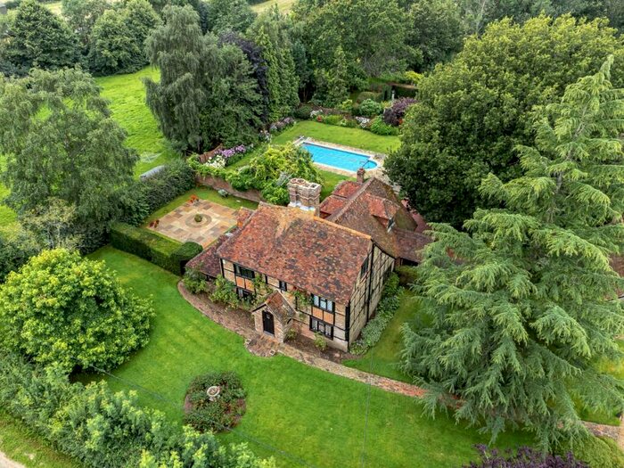 4 Bedroom Detached House For Sale In Broxmead Lane, Cuckfield, RH17