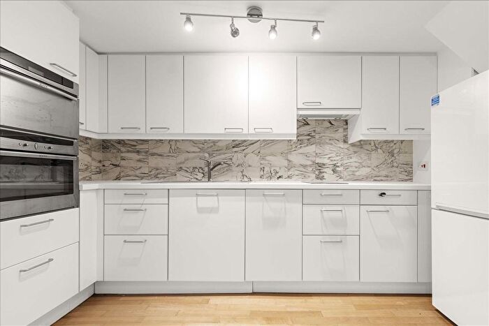 2 Bedroom Maisonette To Rent In Portobello Road, London, W11