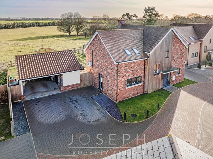 4 Bedroom Detached House For Sale In Kiln Road, Ardleigh, CO7